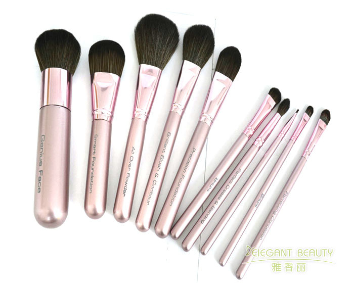 草莓视频黄色软件定制的艺术：将个性融入美妆日常